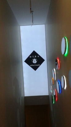 ��yeri transparan tavan, logolu gergi tavan